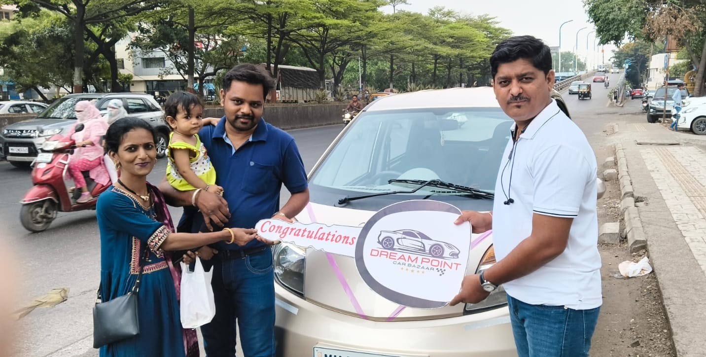 Customer delivery at Dream Point Car Bazaar